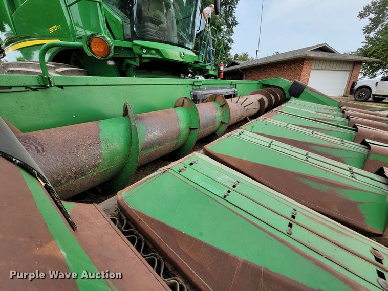 image for item HF9347 1995 John Deere 853A  all-crop head