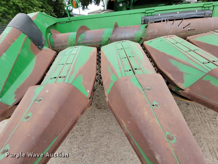 image for item HF9347 1995 John Deere 853A  all-crop head