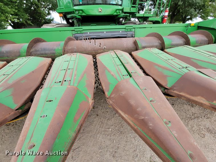 image for item HF9347 1995 John Deere 853A  all-crop head