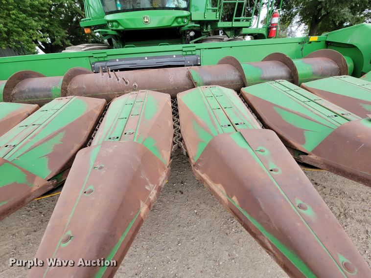 image for item HF9347 1995 John Deere 853A  all-crop head