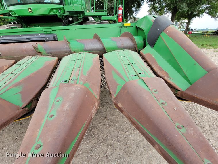 image for item HF9347 1995 John Deere 853A  all-crop head