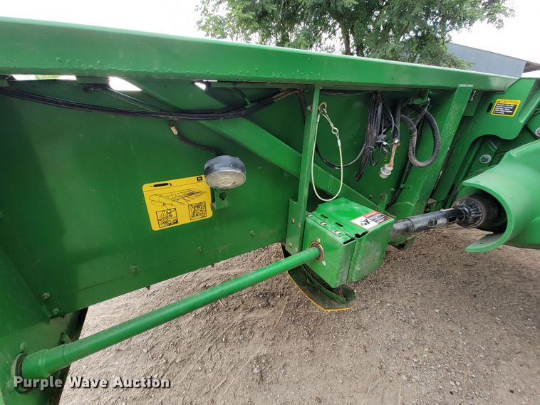 image for item HF9347 1995 John Deere 853A  all-crop head