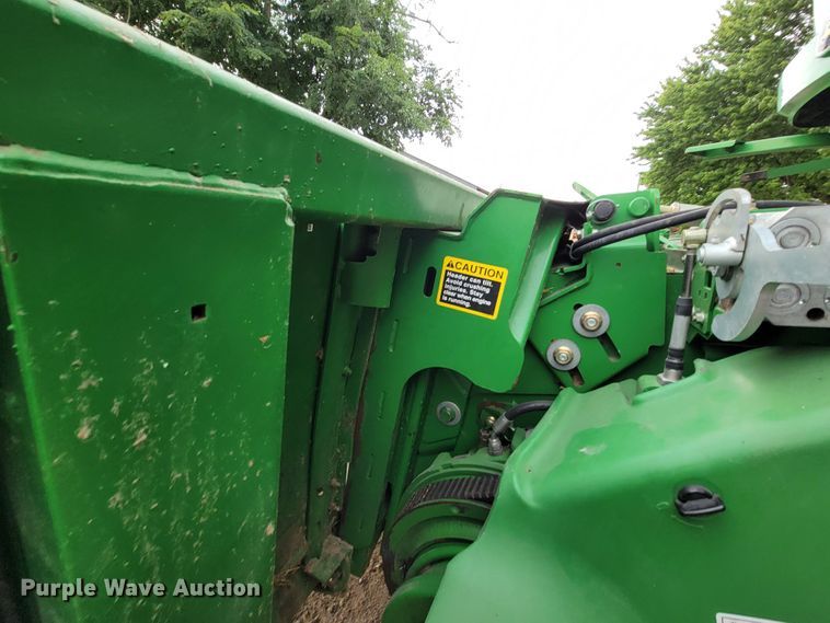 image for item HF9347 1995 John Deere 853A  all-crop head
