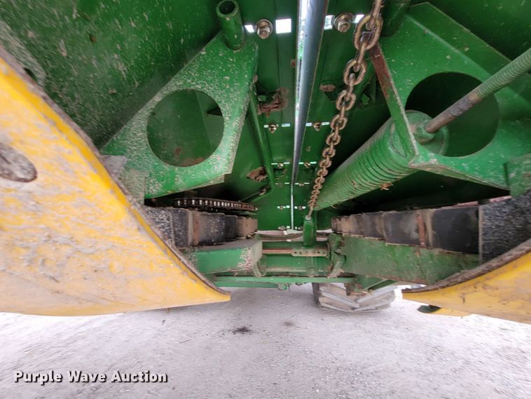 image for item HF9347 1995 John Deere 853A  all-crop head