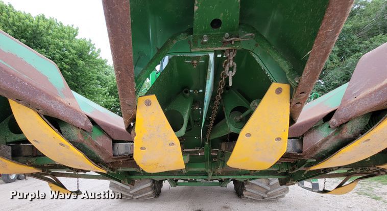 image for item HF9347 1995 John Deere 853A  all-crop head