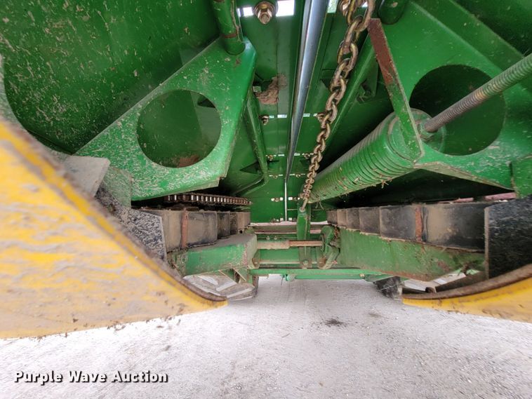image for item HF9347 1995 John Deere 853A  all-crop head