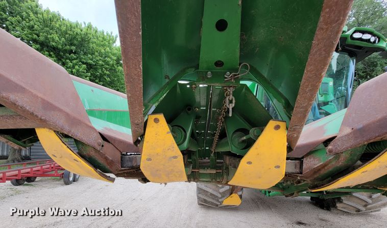 image for item HF9347 1995 John Deere 853A  all-crop head