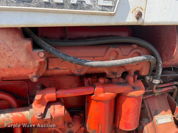 image for item HL9173 International 856  tractor