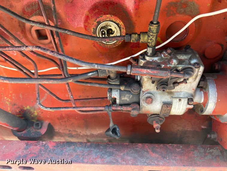 image for item HL9173 International 856  tractor