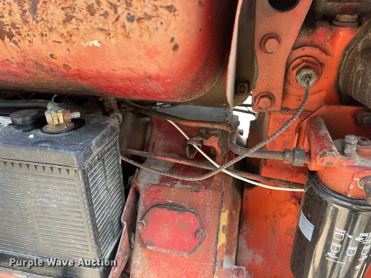 image for item HL9173 International 856  tractor