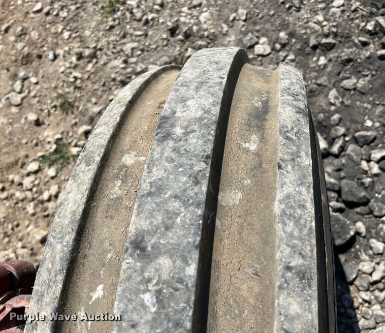 image for item HL9173 International 856  tractor