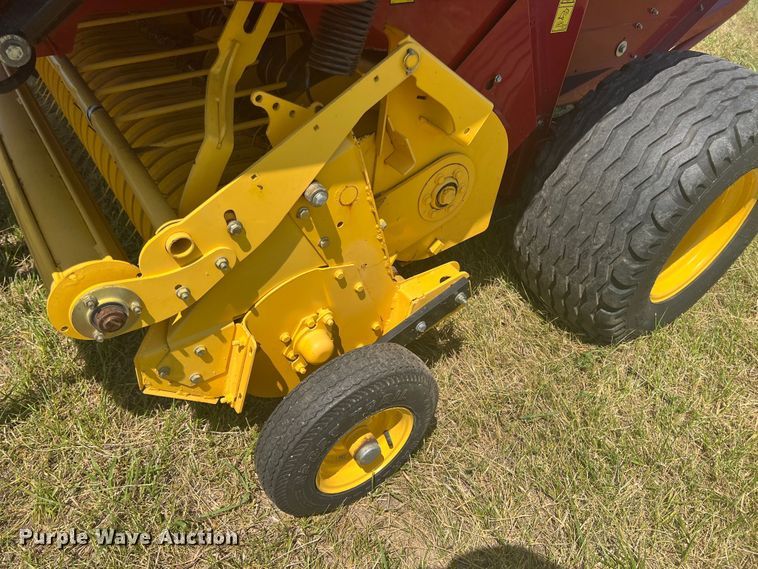 image for item HL9184 New Holland 460RB  round baler