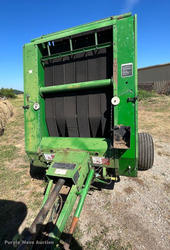 image for item HL9233 1991 John Deere 435  round baler
