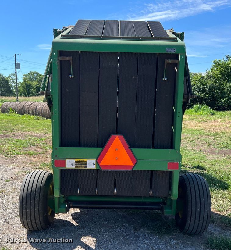 image for item HL9233 1991 John Deere 435  round baler