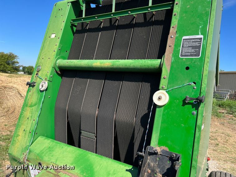 image for item HL9233 1991 John Deere 435  round baler