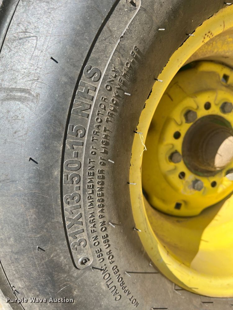 image for item HL9233 1991 John Deere 435  round baler