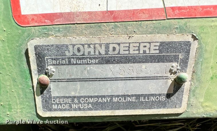 image for item HL9233 1991 John Deere 435  round baler
