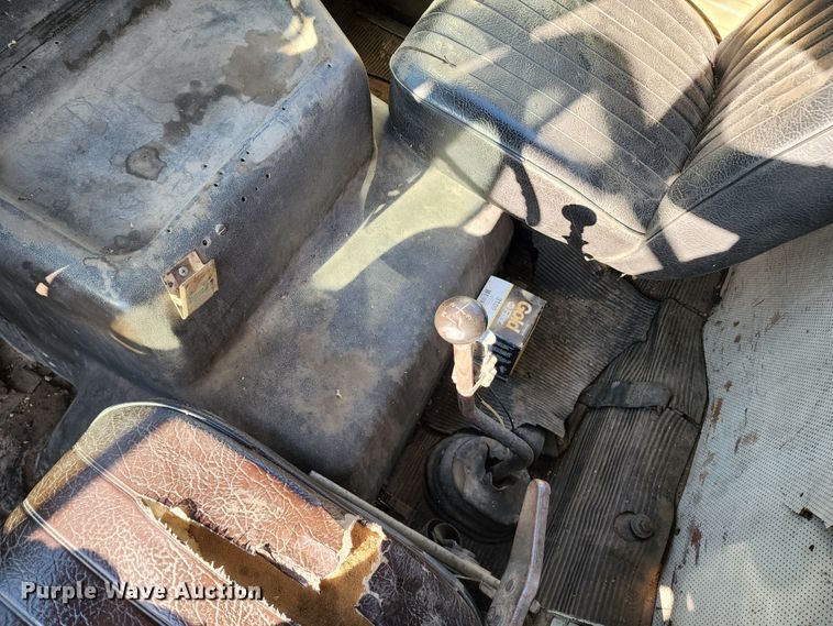 image for item JA9941 1977 International F2070A  grain truck