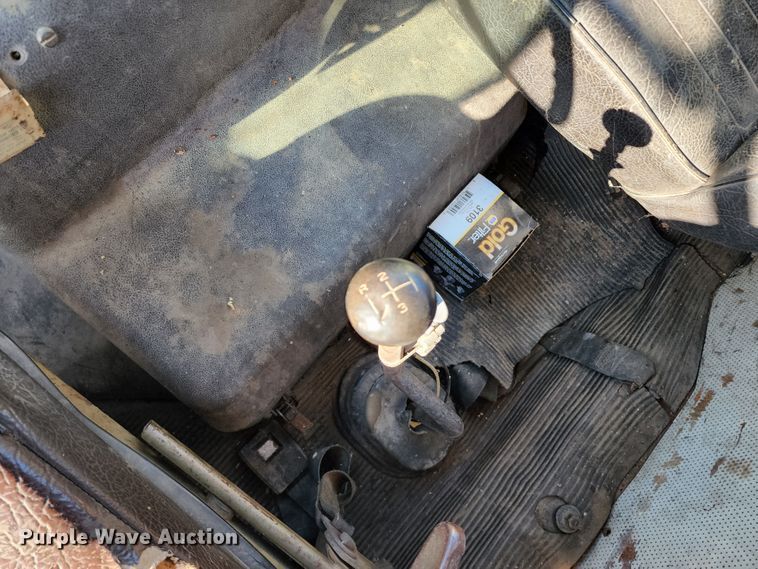 image for item JA9941 1977 International F2070A  grain truck