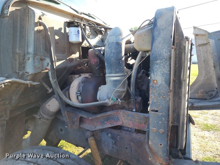 image for item JA9941 1977 International F2070A  grain truck