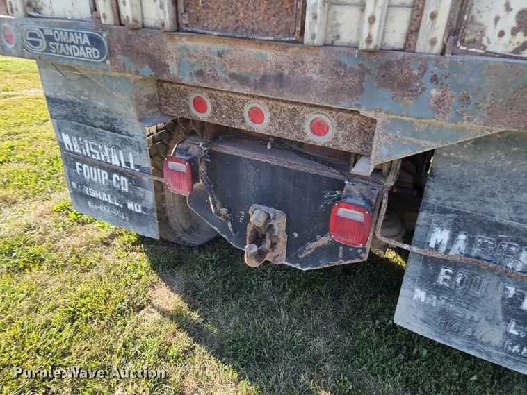 image for item JA9941 1977 International F2070A  grain truck