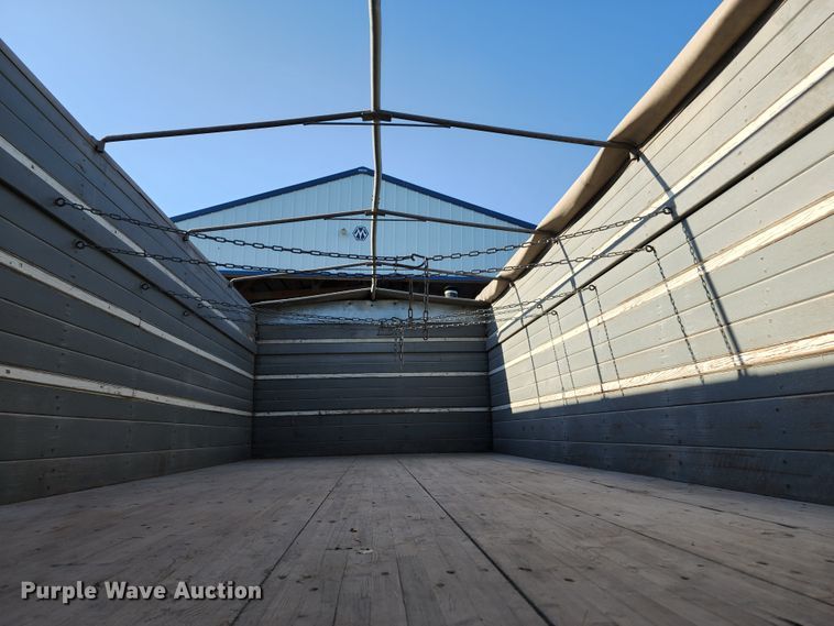 image for item JA9941 1977 International F2070A  grain truck