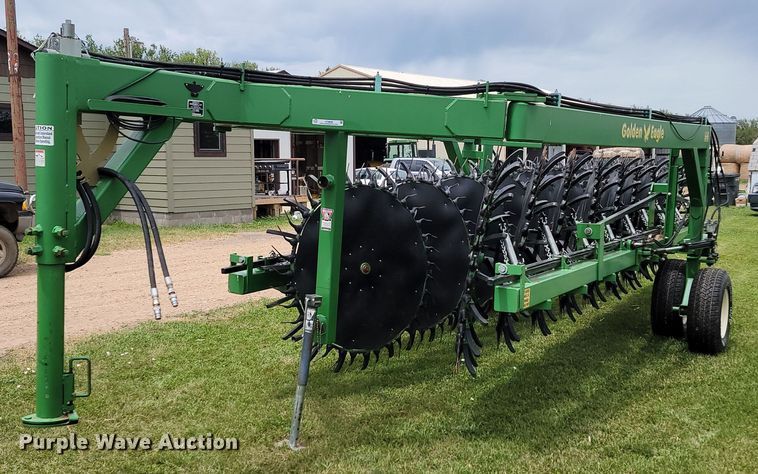 image for item JC9806 2015 Circle C  hay rake