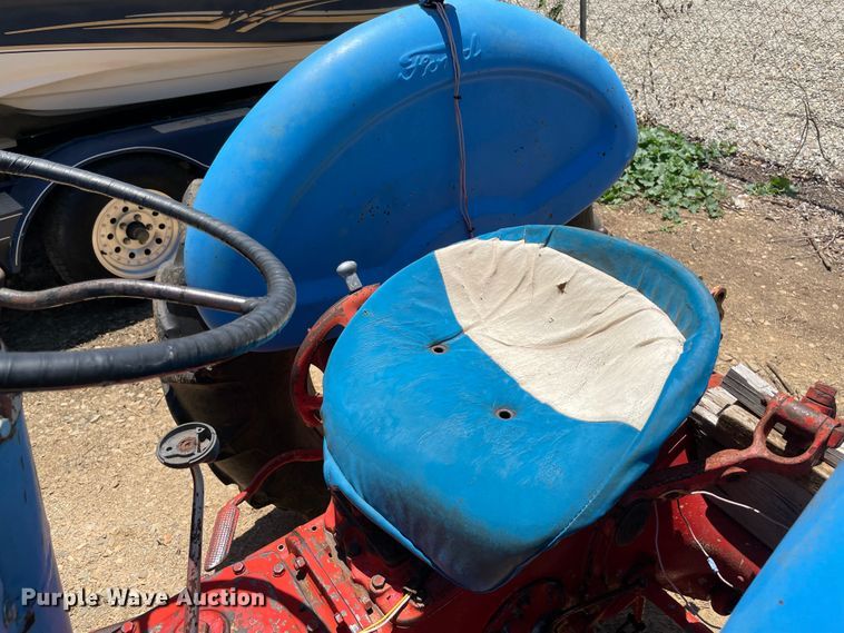 image for item KJ9784 Ford  tractor