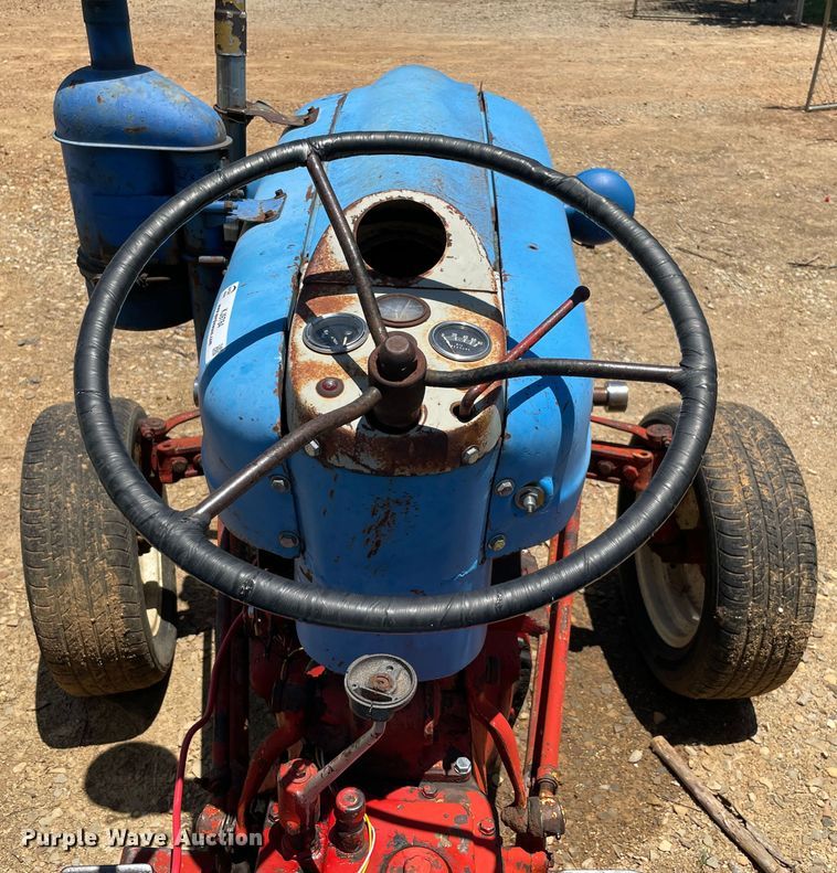 image for item KJ9784 Ford  tractor