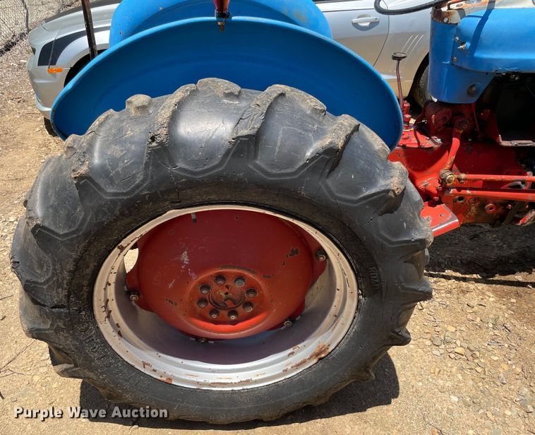 image for item KJ9784 Ford  tractor