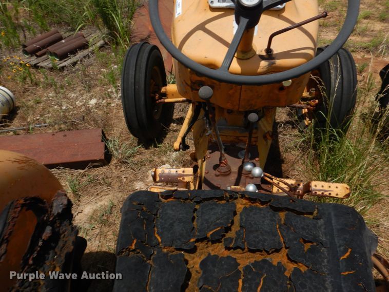 image for item KJ9810 Ford 4400  tractor