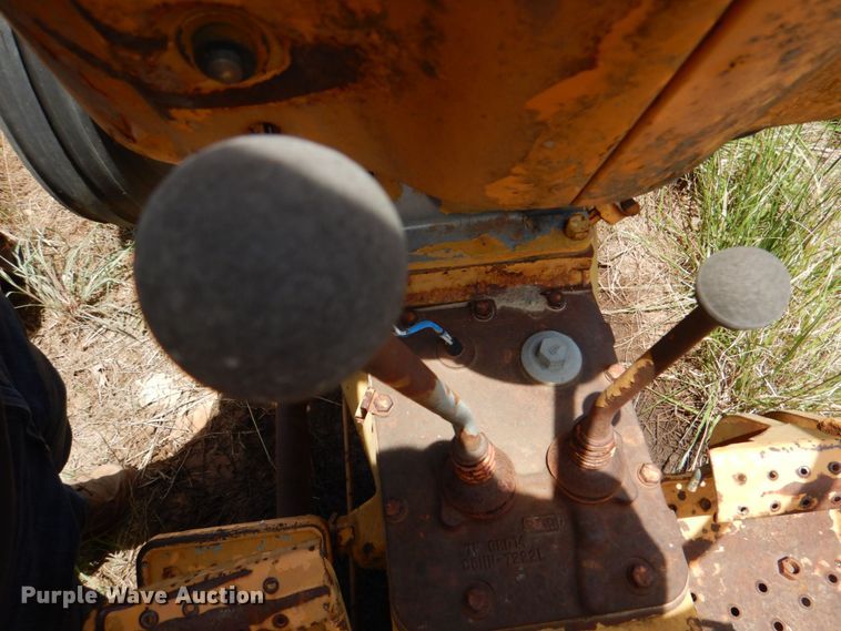 image for item KJ9810 Ford 4400  tractor