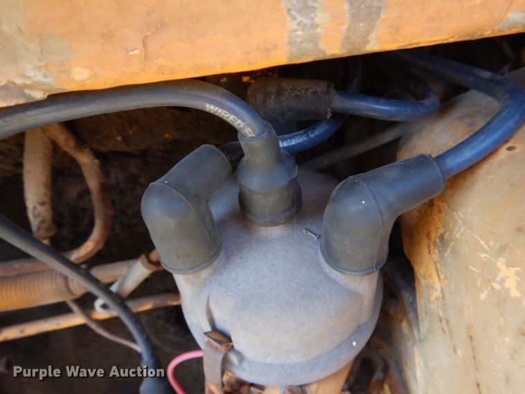 image for item KJ9810 Ford 4400  tractor