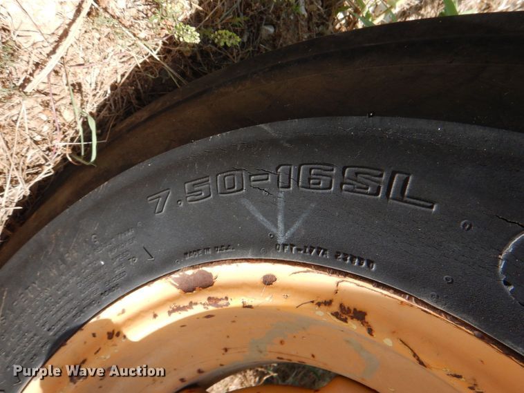 image for item KJ9810 Ford 4400  tractor