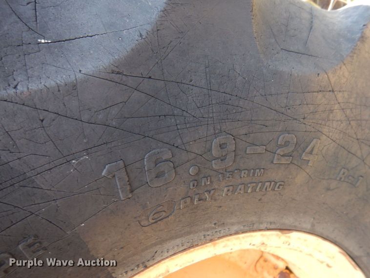 image for item KJ9810 Ford 4400  tractor