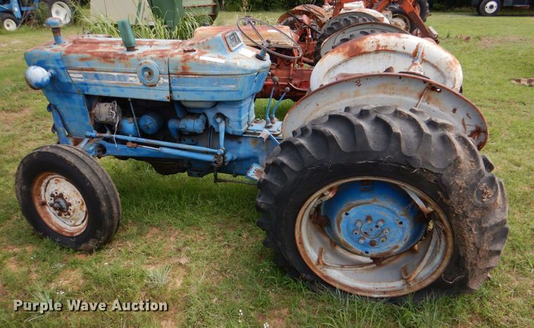 image for item KJ9829 Ford  tractor