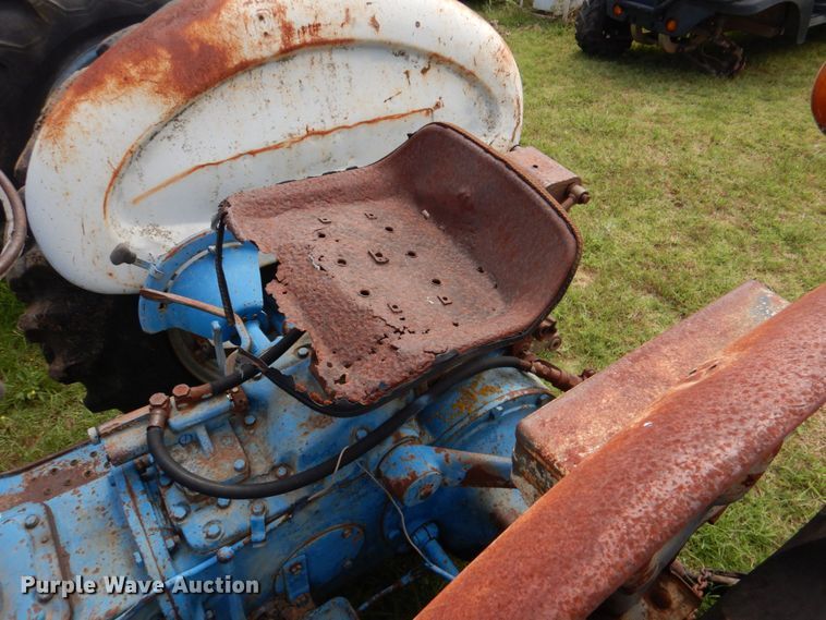 image for item KJ9829 Ford  tractor