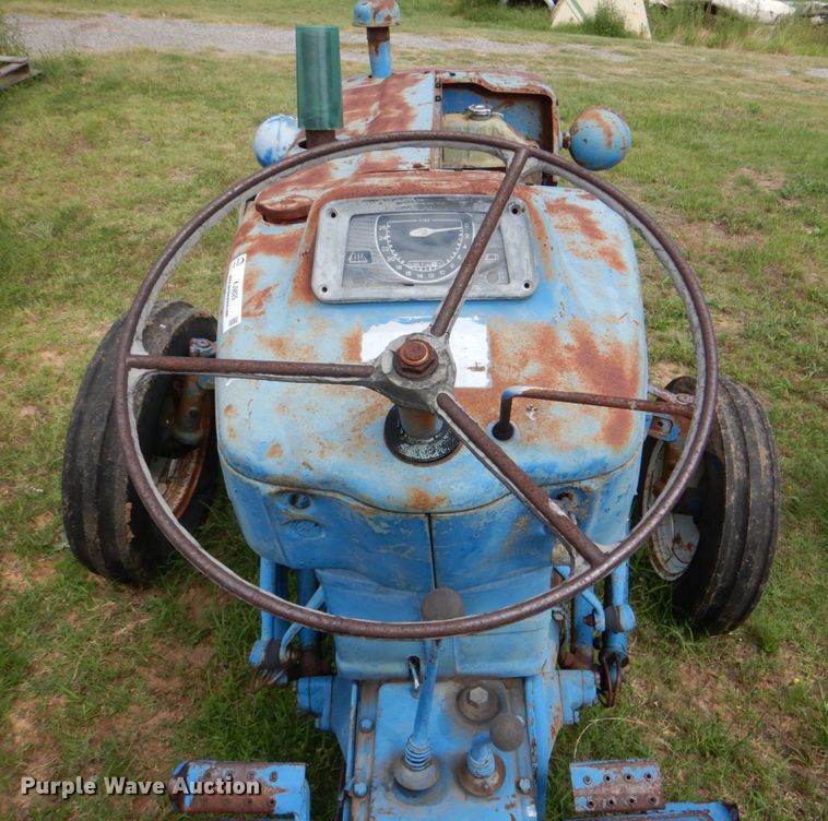 image for item KJ9829 Ford  tractor