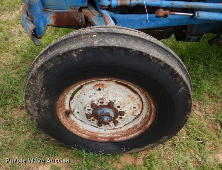 image for item KJ9829 Ford  tractor