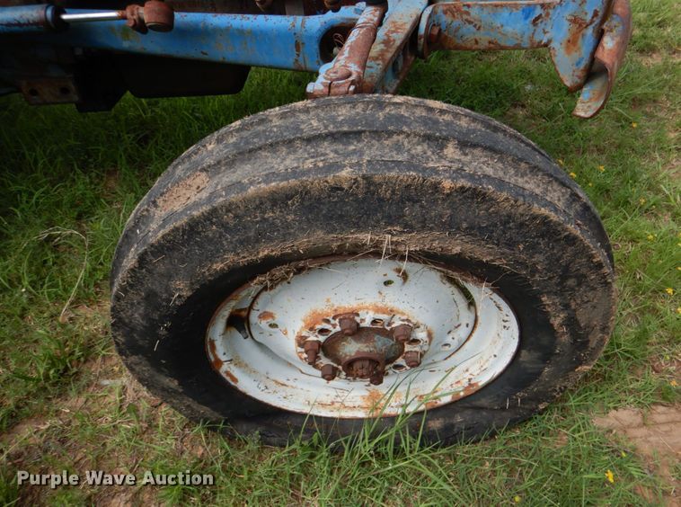 image for item KJ9829 Ford  tractor