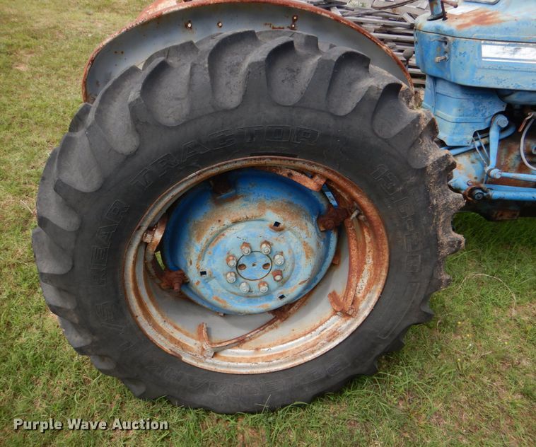 image for item KJ9829 Ford  tractor