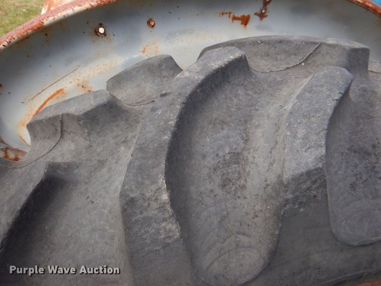 image for item KJ9829 Ford  tractor