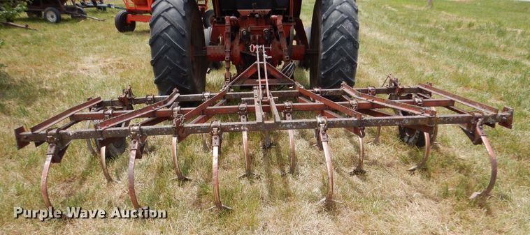 image for item LP9413 International Vibra Shank  field cultivator