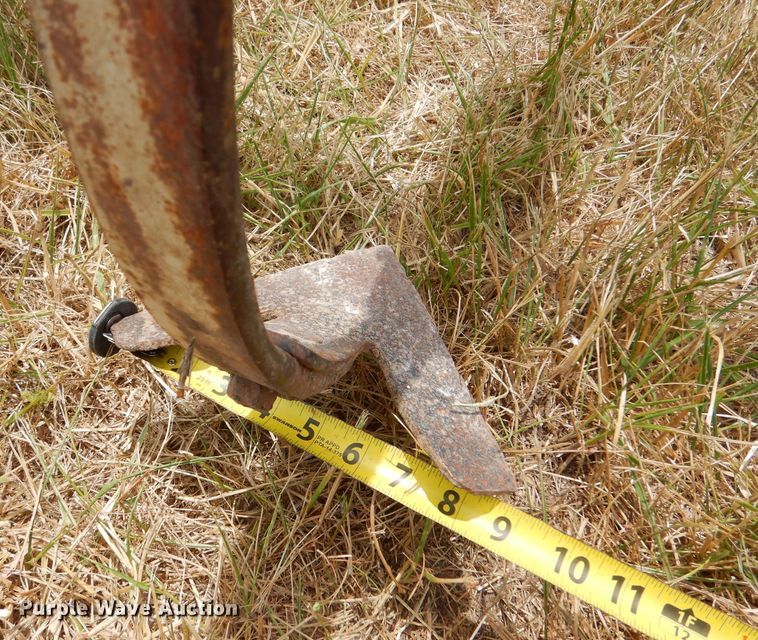 image for item LP9413 International Vibra Shank  field cultivator