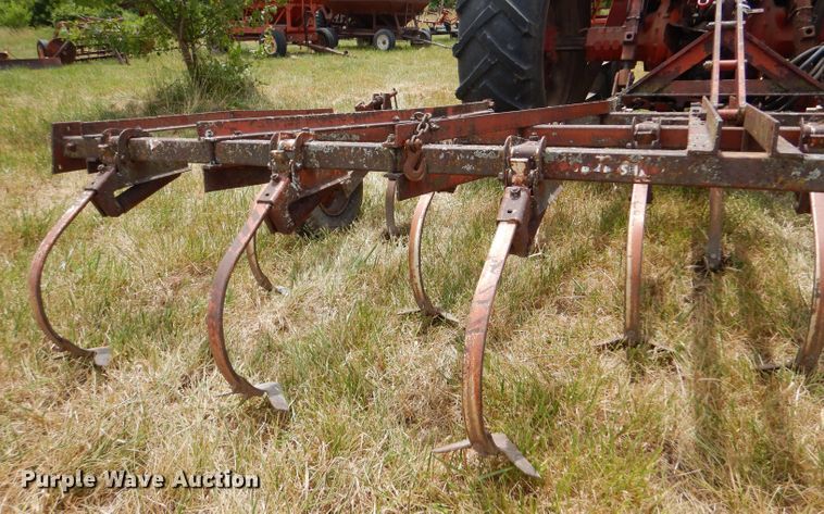 image for item LP9413 International Vibra Shank  field cultivator