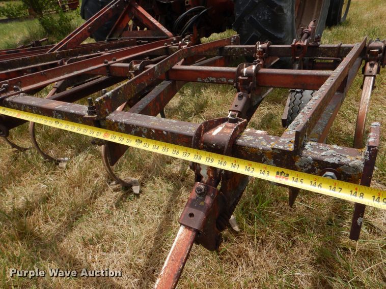 image for item LP9413 International Vibra Shank  field cultivator