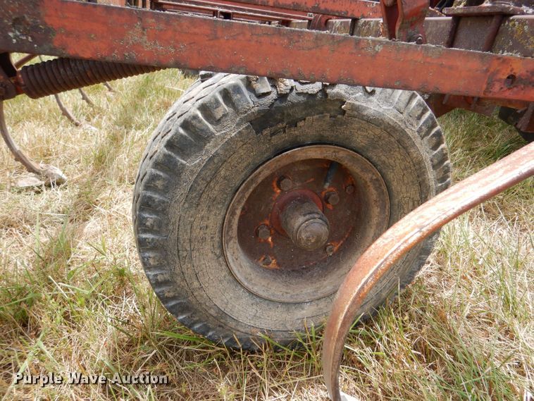 image for item LP9413 International Vibra Shank  field cultivator