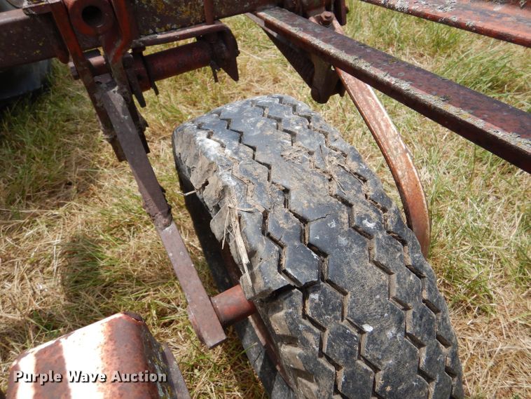 image for item LP9413 International Vibra Shank  field cultivator