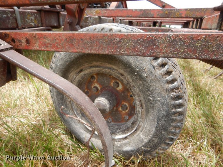 image for item LP9413 International Vibra Shank  field cultivator