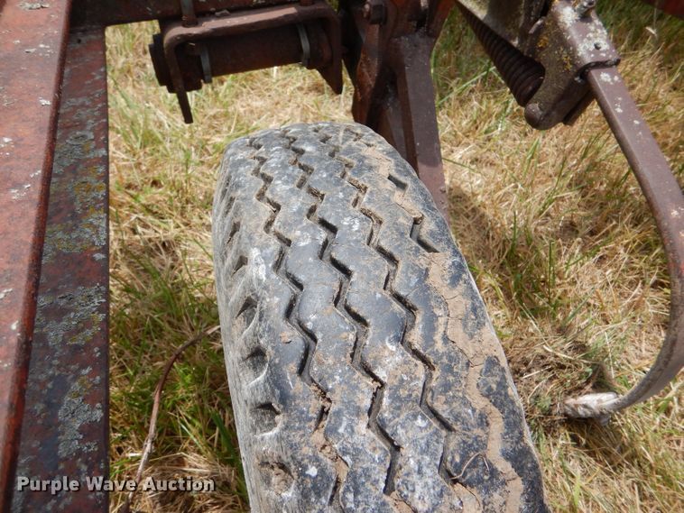 image for item LP9413 International Vibra Shank  field cultivator